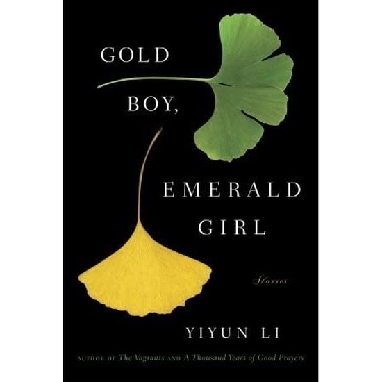 Boekomslag van 'Gold Boy, Emerald Girl' met een groene en een gele ginkgo-blad tegen een zwarte achtergrond.