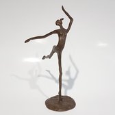 Pesoon / Personen / Danseres / Balerina in metaal - bruin / goud - 17 x 12,5 x 28 cm hoog.