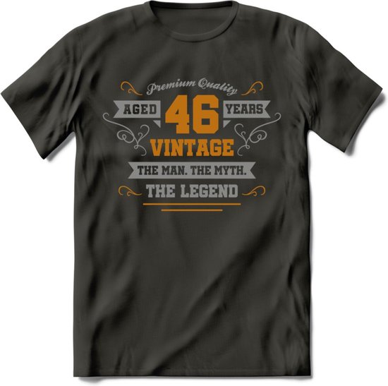 46 Jaar Legend T-Shirt | Goud - Zilver | Grappig Verjaardag Cadeau | Dames - Heren | - Donker Grijs - XL