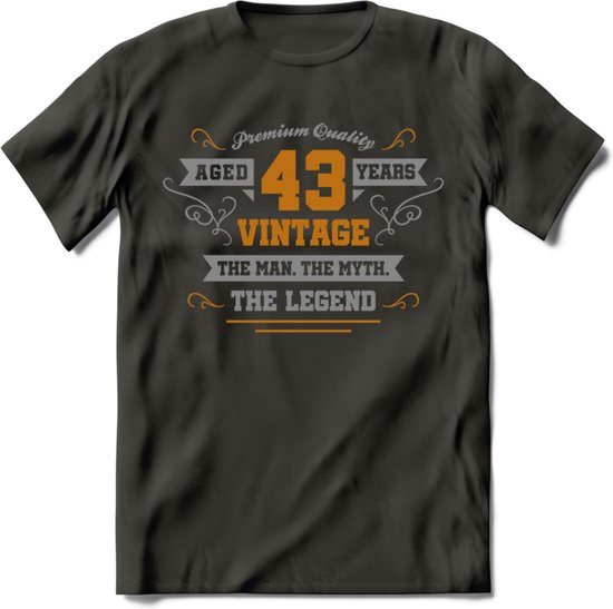 43 Jaar Legend T-Shirt | Goud - Zilver | Grappig Verjaardag Cadeau | Dames - Heren | - Donker Grijs - XL