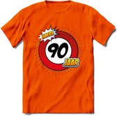 90 Jaar Hoera Verkeersbord T-Shirt | Grappig Verjaardag Cadeau | Dames - Heren | - Oranje - XL