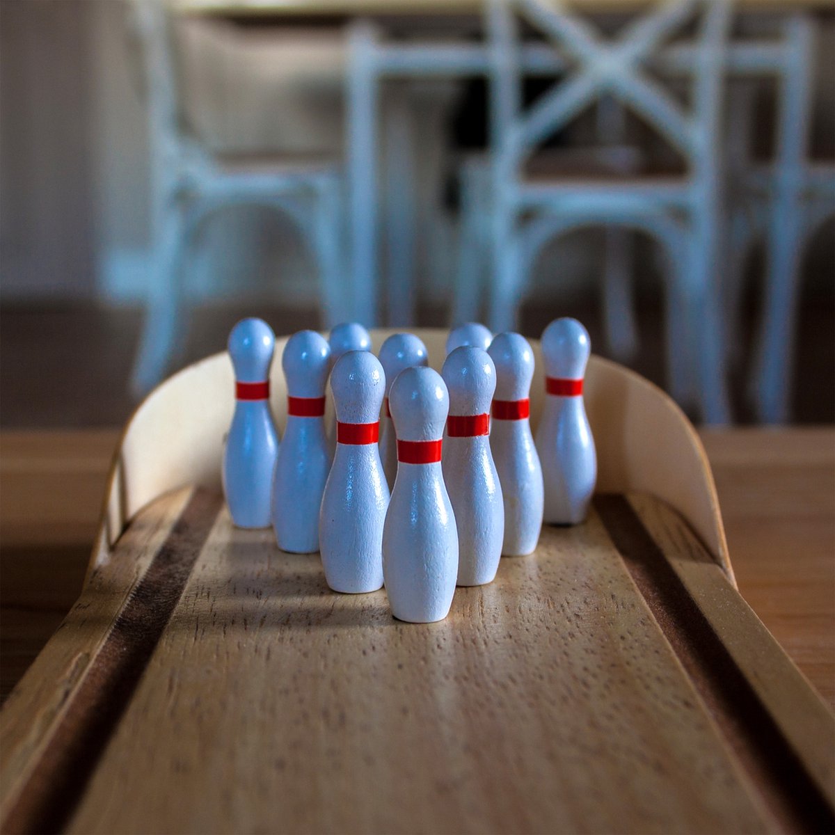 Mini Bowling Speelgoed – Houten Tafelbowlingset – 45 X 30 X 10 Cm – Incl. 10 Kegels, 1 Bal En Helling – Educatief Speelgoed Voor Kinderen En Volwassenen