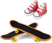 Fingerboard 2 stuks met vingerschoenen - Uitdeelcadeau - Mini Skateboard - Fingerboard Schoenen - Fingerboard Shoes - Mini Vinger Schoenen -