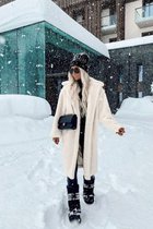 MKL - Dames jas -  Dames winterjas kleur witte model lang met zaken en knopen -Nep bont jas lekker warm winter - Luxe Lange Bontjas - Imitatie bont -  Elegant vest - Top kwaliteit -Schap bont