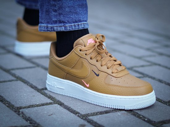 Sneakers Nike Air Force 1 '07 ESS - Maat 37.5 | bol.com