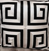 Colmore Cushion - Luxe sierkussen - Geborduurd - Inclusief binnenkussen - zwart/wit - 50 x 50 cm
