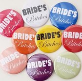 9 Buttons Bride's Bitches multi coloured voor het vrijgezellenfeest - trouwen - huwelijk - vrijgezellen avond - bruid - bride - button