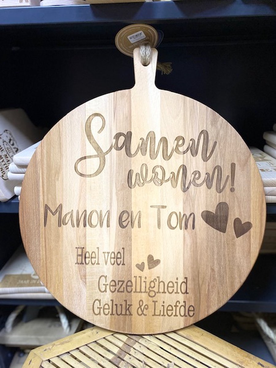 Creaties van Hier - Serveerplank - Samenwonen - Gepersonaliseerd Cadeau - Hout - 45 cm