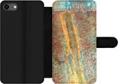 Bookcase Geschikt voor iPhone SE 2020 telefoonhoesje - Roest print - Goud - Metalen - Met vakjes - Wallet case met magneetsluiting