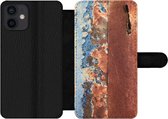 Bookcase Geschikt voor iPhone 12 Mini telefoonhoesje - Roest print - Blauw - Platen - Met vakjes - Wallet case met magneetsluiting