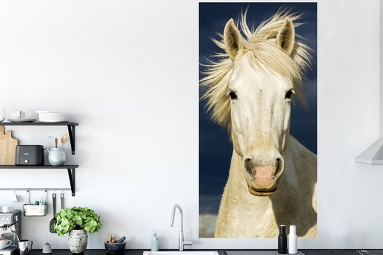 Muurstickers - Sticker Folie - Paard in Camargue - 80x160 cm - Plakfolie - Muurstickers Kinderkamer - Zelfklevend Behang - Zelfklevend behangpapier - Stickerfolie