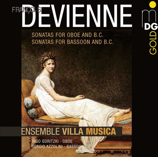 Albumhoes met schilderij van een vrouw in een witte jurk liggend op een bank, met tekst "DEVIENNE SONATAS FOR OBOE AND B.C. SONATAS FOR BASSOON AND B.C. ENSEMBLE VILLA MUSICA".