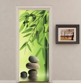 Prachtige 'Zen' deurposter / sticker met Bamboe en gestapelde stenen. (85 x 215 cm)
