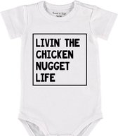 Baby Rompertje met tekst 'Living the chicken nugget life' | Korte mouw l | wit zwart | maat 62/68 | cadeau | Kraamcadeau | Kraamkado