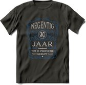 90 Jaar Legendarisch Gerijpt T-Shirt | Blauw - Grijs | Grappig Verjaardag en Feest Cadeau Shirt | Dames - Heren - Unisex | Tshirt Kleding Kado | - Donker Grijs - S