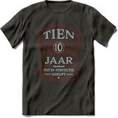 10 Jaar Legendarisch Gerijpt T-Shirt | Rood - Grijs | Grappig Verjaardag en Feest Cadeau Shirt | Dames - Heren - Unisex | Tshirt Kleding Kado | - Donker Grijs - S