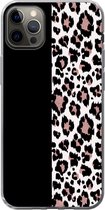 Geschikt voor iPhone 12 Pro Max hoesje - Dierenprint - Panter - Roze - Siliconen Telefoonhoesje