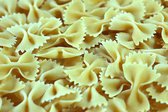 Dibond - Keuken / Eten / Voeding - Pasta / Farfalle in beige / zwart - 100 x 150 cm