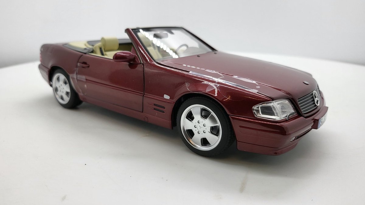Mercedes Benz 500 SL 1998-2001 Amber Red 1:18 Norev | bol Mercedes Benz 500 SL 1998-2001 Amber Red 1:18 Norev | bol