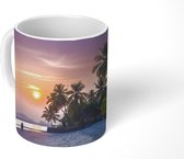 Mok - Lopende vrouw in de tropen - 350 ML - Beker - Uitdeelcadeautjes
