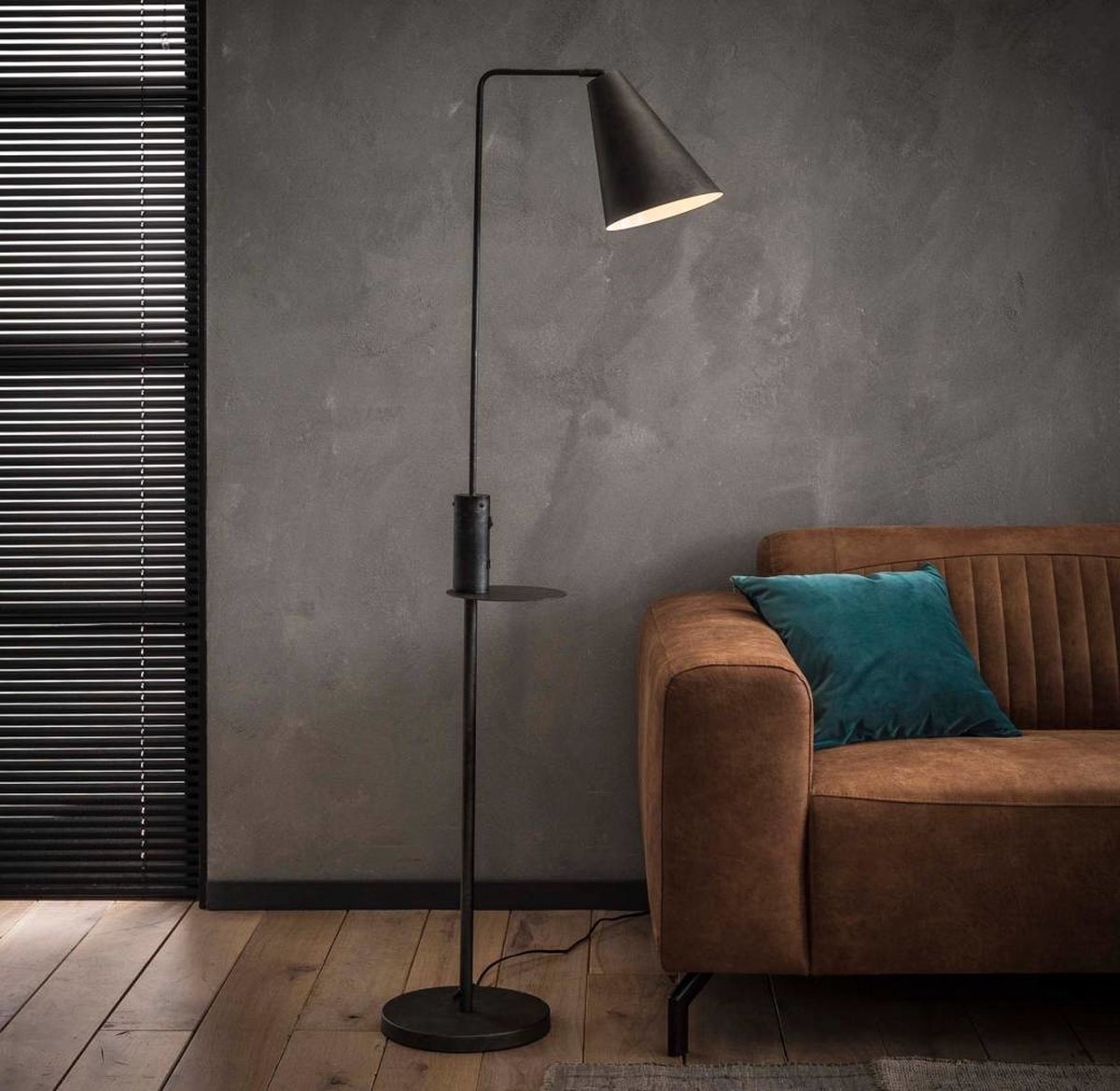 CreaWonen Crea Vloerlamp woonkamer slaapkamer USB oplader Charcoal Industrieel Design vloerlampen Stalamp Staande lamp