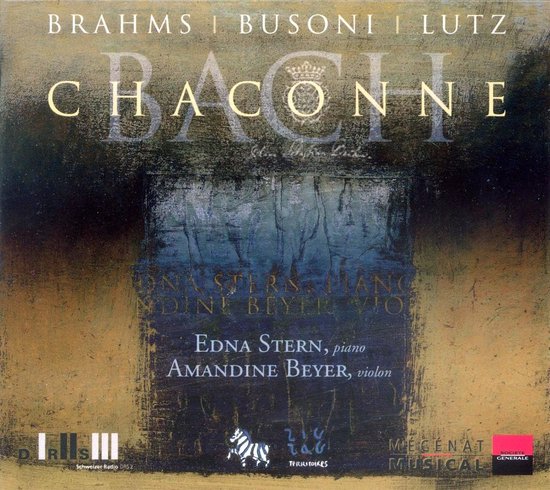 CD-hoes met de titel 'Bach Chaconne', Edna Stern piano, Amandine Beyer viool. Abstracte achtergrond met texturen en tekst.