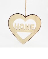Met dit houten handgemaakte hart geef je een extra uitstraling aan de huiselijke sfeer. Dit bijzondere hart heeft een koord waarmee het kan worden opgehangen. De buitenste rand is