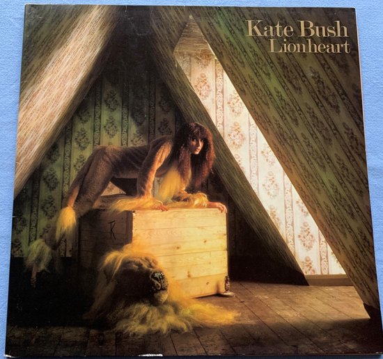 Kate Bush ‎– Lionheart 1978 LP is in Nieuwstaat. Hoes  zie Foto's