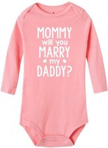 Baby rompertje Mommy Will You Marry my Daddy roze met lange mouwen - huwelijk - aanzoek - baby - romper - liefde