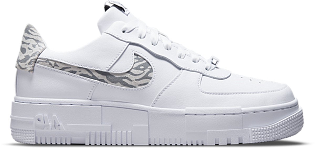 Nike Air Force 1 Pixel SE Dames Sneakers - Maat 40 | bol.com