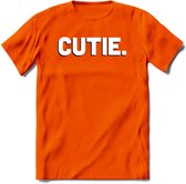 Cutie - Valentijn T-Shirt | Grappig Valentijnsdag Cadeautje voor Hem en Haar | Dames - Heren - Unisex | Kleding Cadeau | - Oranje - M
