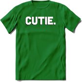 Cutie - Valentijn T-Shirt | Grappig Valentijnsdag Cadeautje voor Hem en Haar | Dames - Heren - Unisex | Kleding Cadeau | - Donker Groen - S