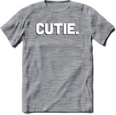 Cutie - Valentijn T-Shirt | Grappig Valentijnsdag Cadeautje voor Hem en Haar | Dames - Heren - Unisex | Kleding Cadeau | - Donker Grijs - Gemaleerd - XL