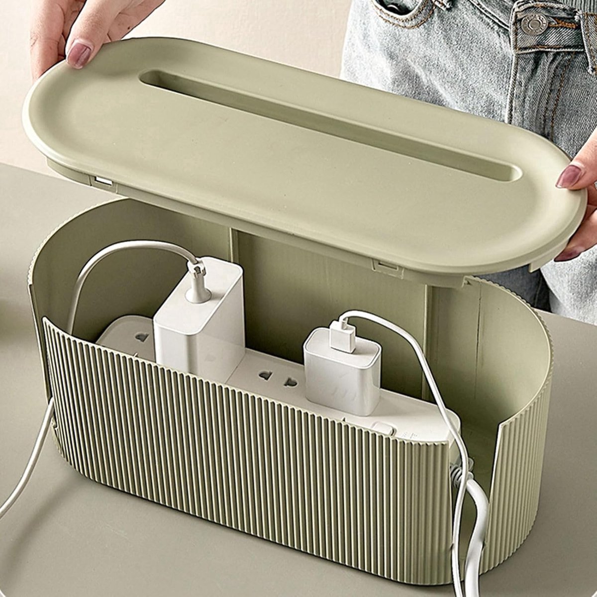 Kabelbeheer Box met Deksel - Grote Plastic Kabel Opbergdoos - Geribbelde Draad Opbergbox voor Stekkerdoos Lader Kabels - Stofvrije Kabel Verberg Box voor Bureaul Thuis Kantoor