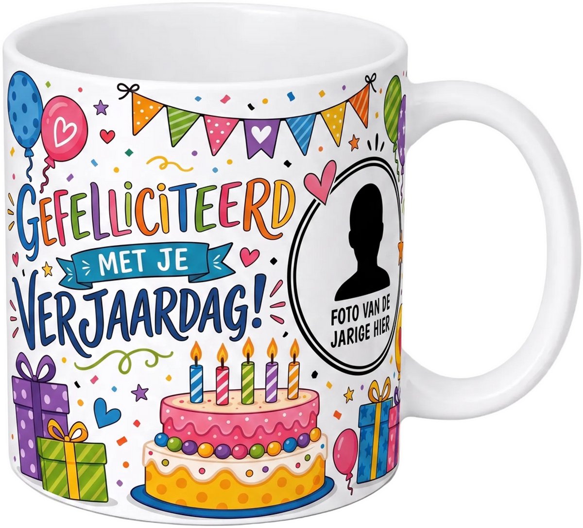 Gepersonaliseerde Verjaardagsmok met Foto – Gefeliciteerd met je Verjaardag Mok – Mok met Eigen Foto van de Jarige – Cadeau voor Verjaardag – Koffiemok Verjaardag – Theemok Jarige – Witte Keramische Mok met Taart, Ballonnen en Cadeaus