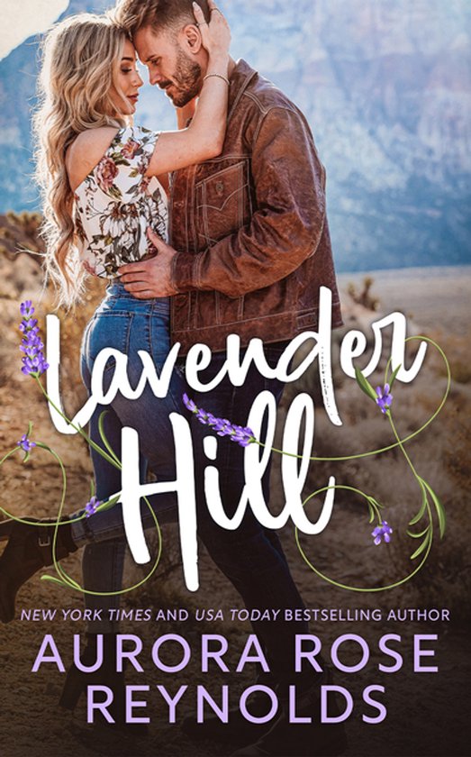 Een stel omhelst elkaar op een heuvel met de tekst "Lavender Hill" erop.