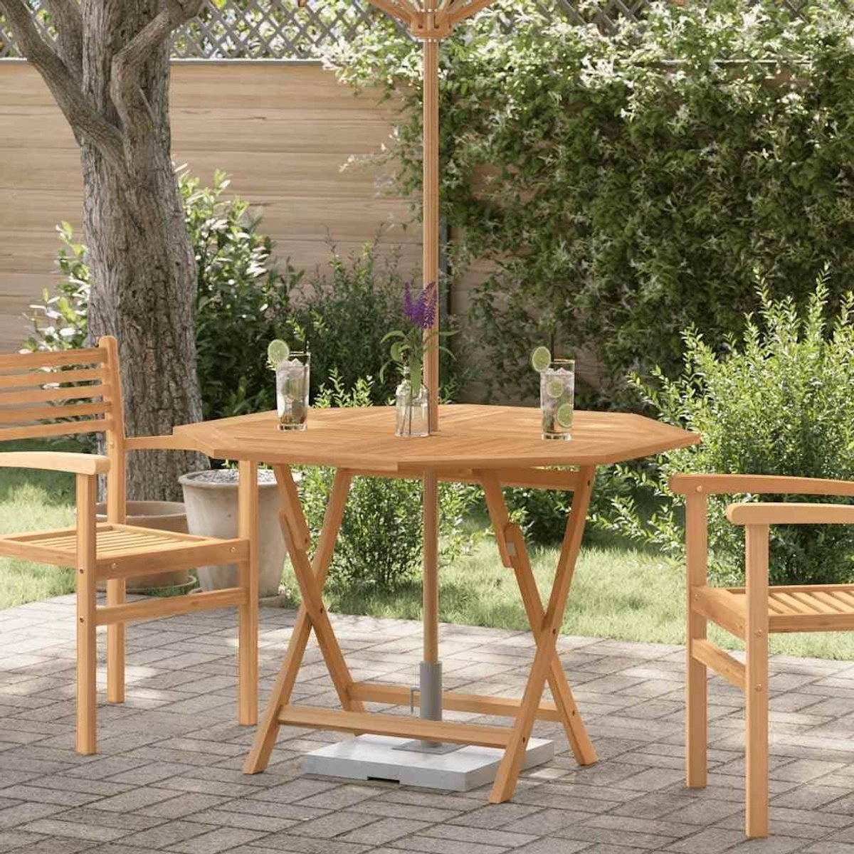 Inklapbare tuintafel - Houten klaptafel - Buiten dineren - Met parasolgat - 110x110x75 cm - Houtkleur