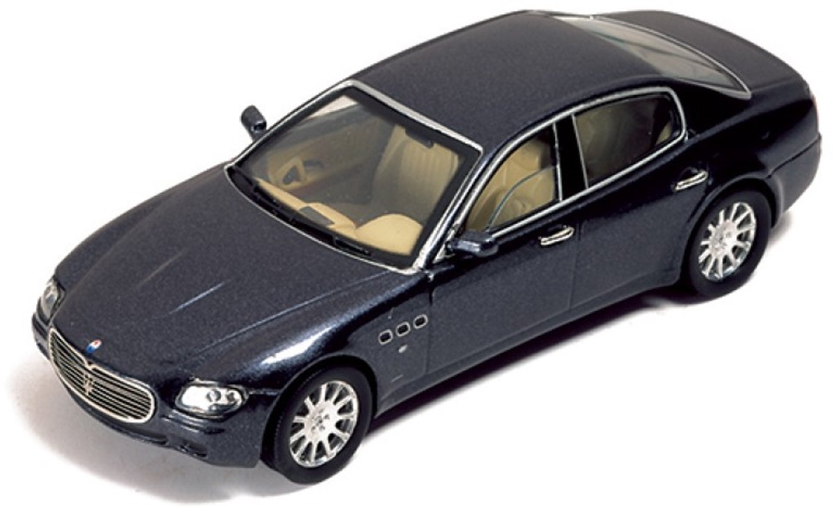 Modelauto Maserati Quattroporte 2004 acquamarina - Schaal 1:43