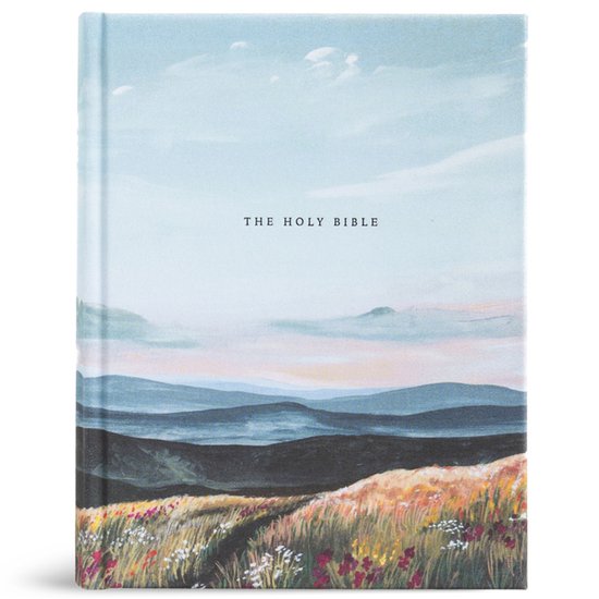 De CSB Notetaking Bijbel, Hosanna Revival Edition, met een omslag van Roan Mountain stof. De kaft toont een schilderachtig berglandschap bij zonsopgang met bloeiende velden op de voorgrond. Tekst: THE HOLY BIBLE.