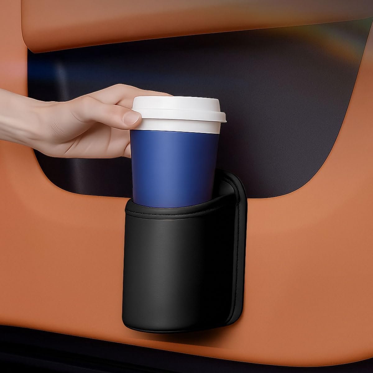 Autobekerhouder – kan op de achterbank of in de portieren worden gemonteerd – krasbestendig en duurzaam – kliksysteem – geschikt voor aluminium blikjes en koffiebekers – zwart