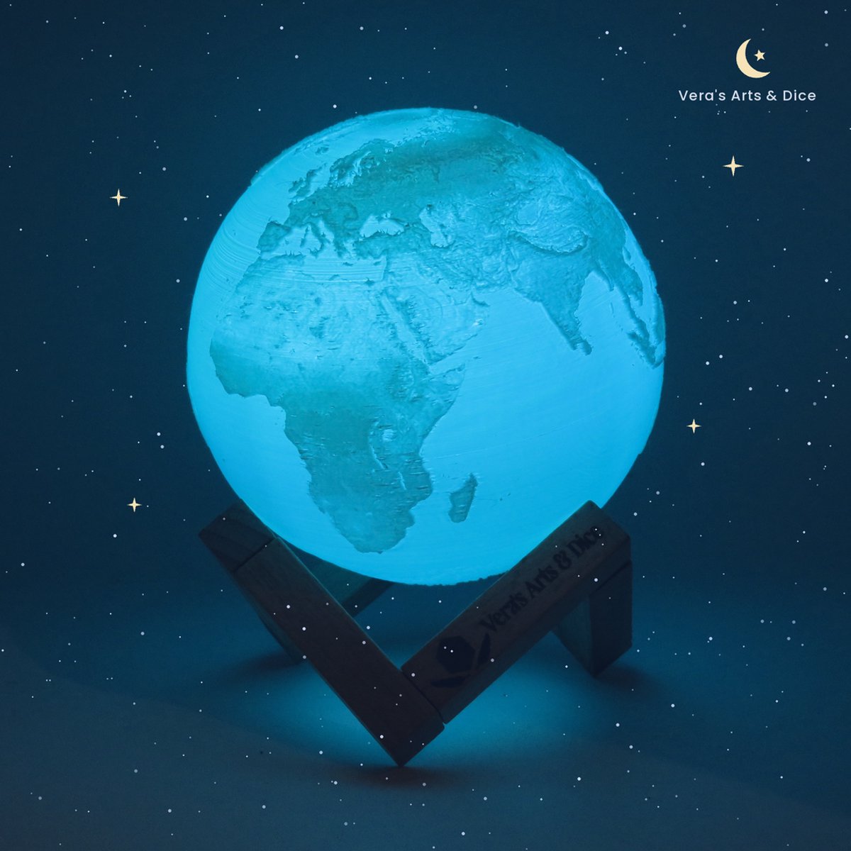 Aarde Lamp - Vera's Arts & Dice - 16 Verschillende Kleuren - Planeet Lampen - Earth Lamp - LED Lamp - Oplaadbaar Dimbaar Stroboscoop Effect Afstandsbediening - 3D Print Handmade - Lampen Sfeerverlichting - Slaapkamer Woonkamer Kinderkamer