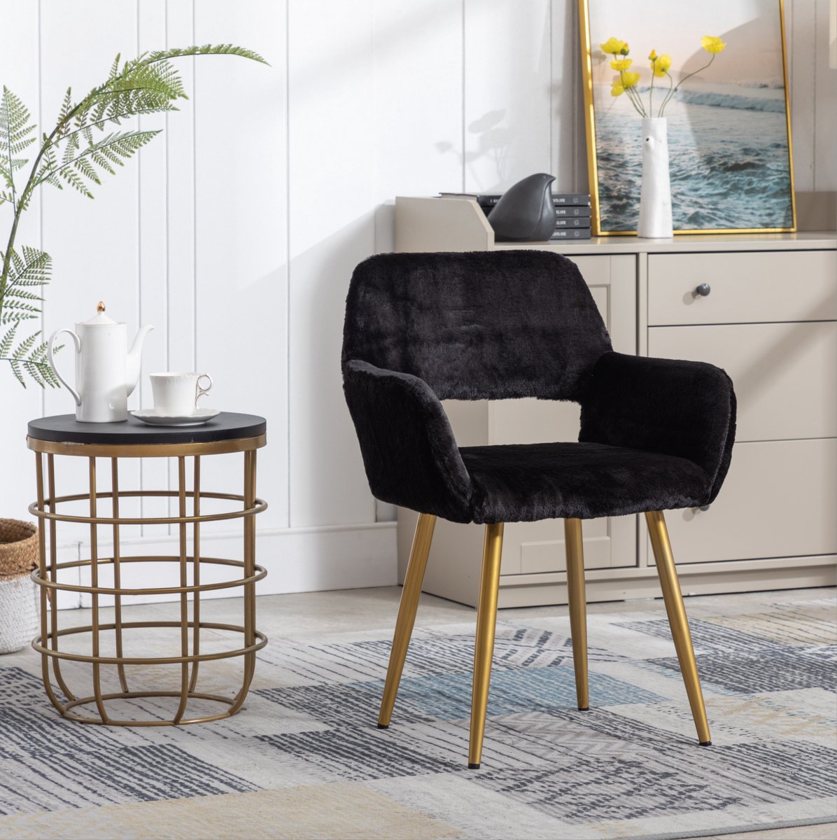 FloraGrace Eetkamerstoel – Zachte Kunstpelz Bekleding Met Armleuningen – Normale Eetkamerstoel – Metaal – Mid-Century – Zwart