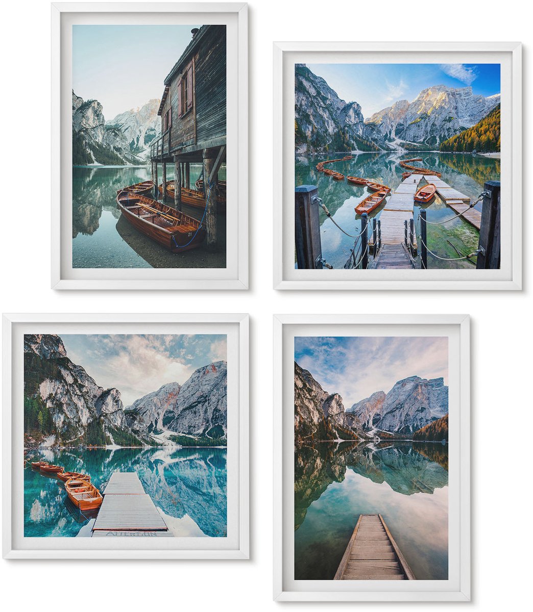 Wallfluent 4-Delige Schilderij Set - Een Rustig Meer In De Bergen Met Houten Bootjes. - 40 x 40 En 40 x 60 - Decoratieve Schilderijen - Woonkamer - Interieur - Moderne Wanddecoratie