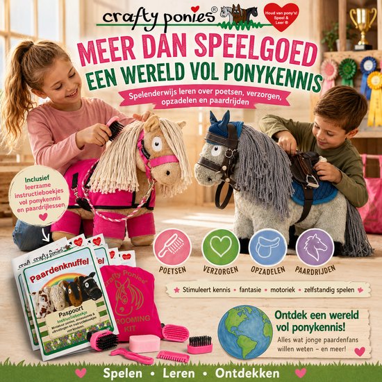 Jongen en meisje spelen met Crafty Ponies. Roze pony met borstel, grijze pony met zadel. Tekst: Meer dan speelgoed een wereld vol ponykennis.