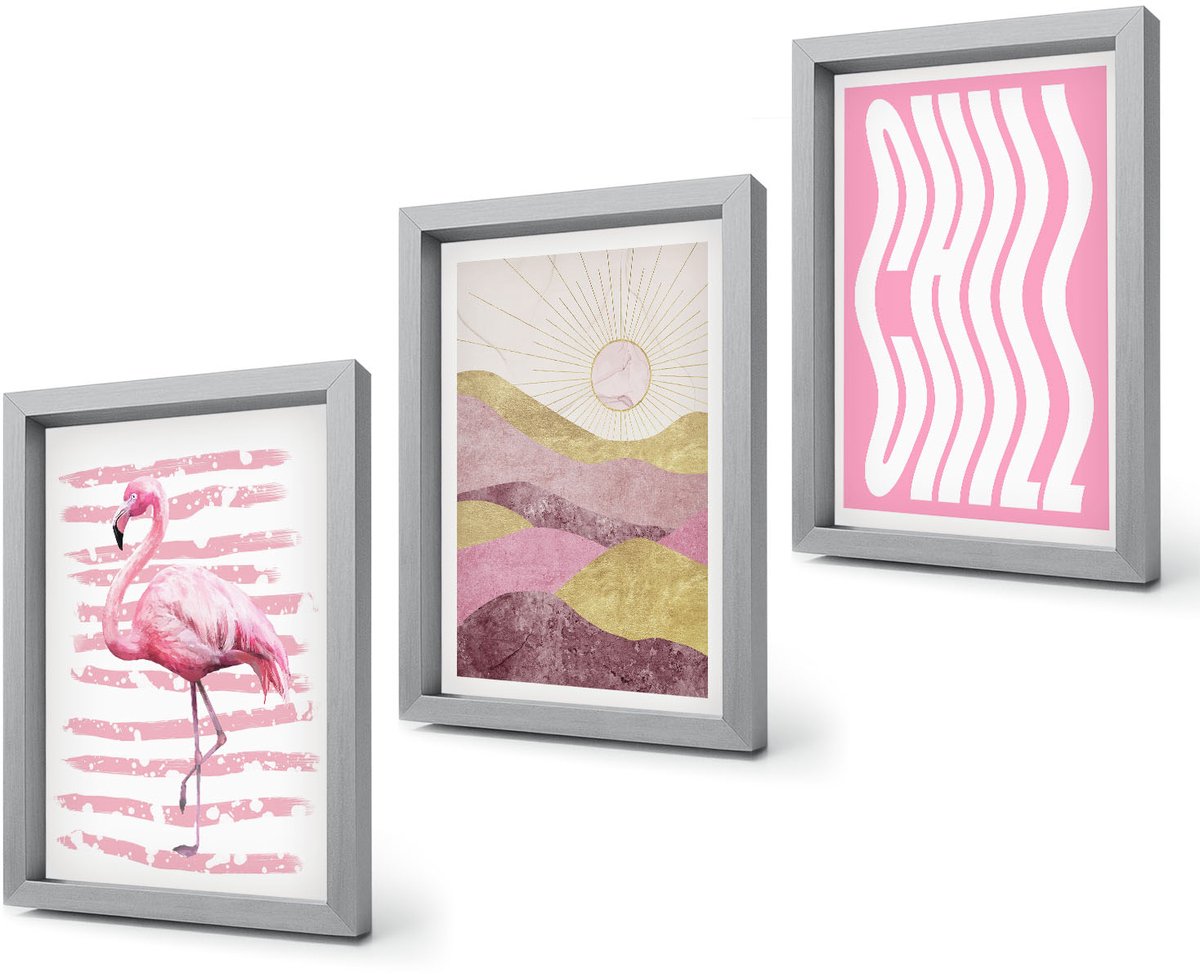 Coloray 4-Delige Schilderij Set - Roze flamingo's, pastelkleurig berglandschap, relaxte belettering - 20 x 30 cm - Stijlvolle Muurdecoratie - Kantoor - Interieur Decoratie Zilveren lijst