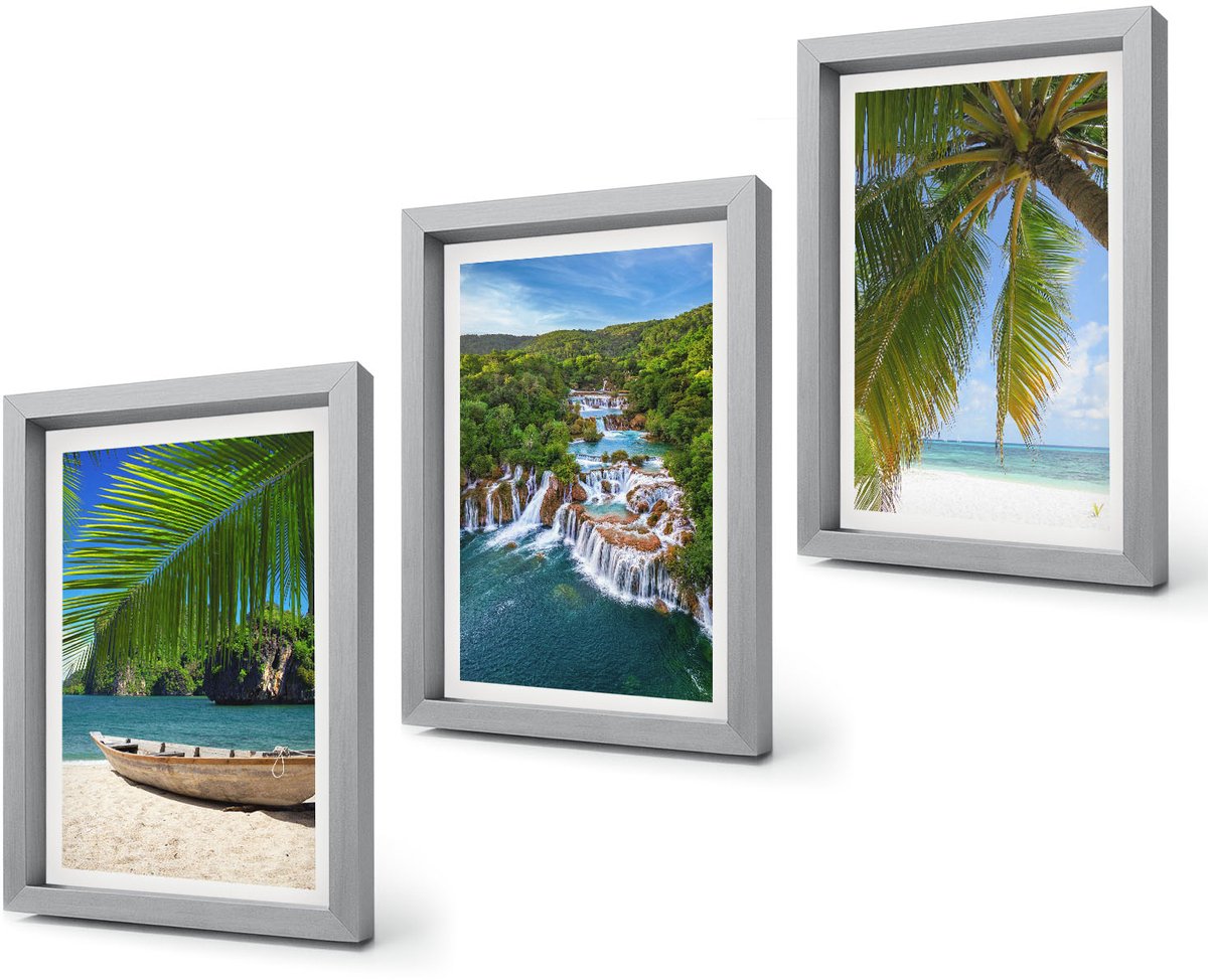 Coloray 4-Delige Schilderij Set - Strand met boten, watervallen en palmbomen in de tropen - 20 x 30 cm - Stijlvolle Wanddecoratie - Interieur - Moderne Wanddecoratie Zilveren lijst