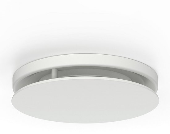 Witte ronde ventilator voor plafondmontage. De ventilator heeft een plat, rond deksel en een subtiele opening aan de zijkant.