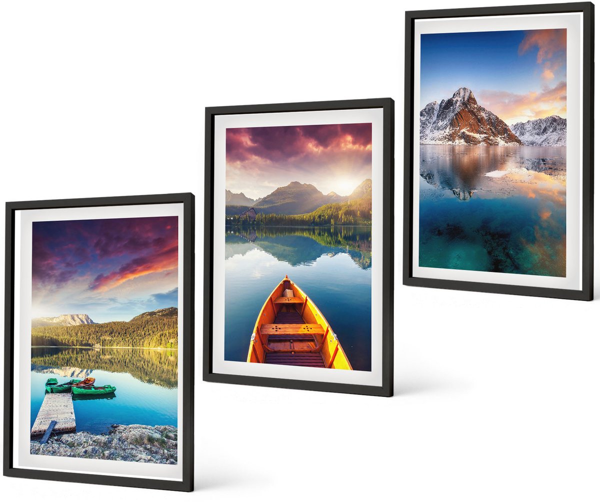 Coloray 3-Delige Schilderij Set - Rustige Meren Met Berglandschap En Boot - 40 x 60 cm - Decoratieve Muurdecoratie - Slaapkamer - Moderne Wanddecoratie
