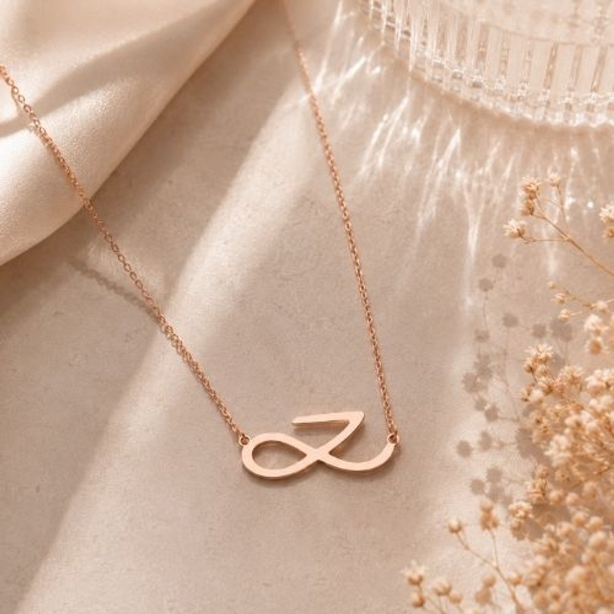 Golden Era Ketting | Roségoudkleur Ketting 45 cm | K-Pop Geïnspireerde Ketting | Golden Solo Album Geïnspireerde Hanger | Cadeau voor K-Pop Fans | ARMY Sieraden