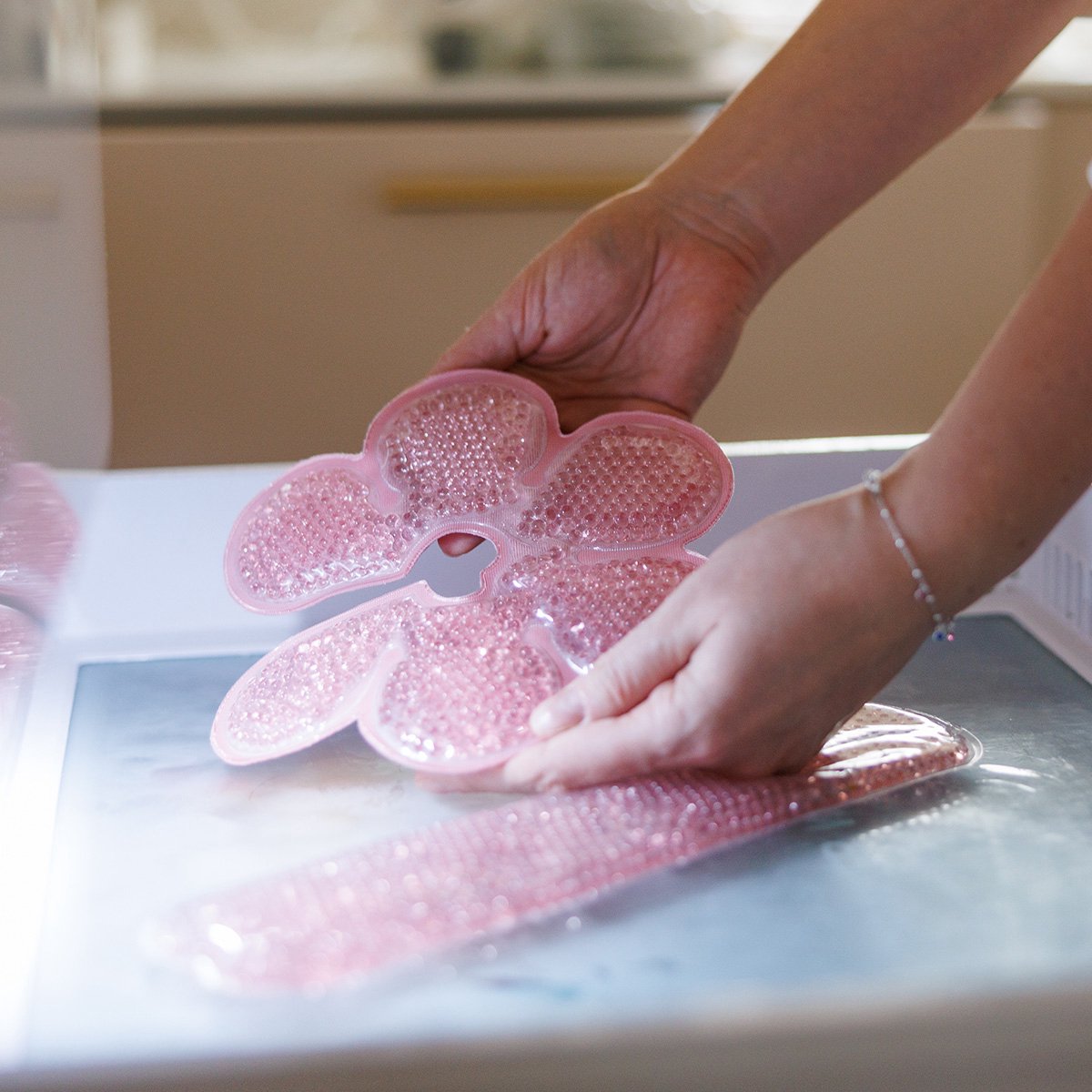 Babyono Gel Borstkompressen Hot & Cold – 2 Stuks – Warm & Koud Kompres voor Borstvoeding – Tegen Stuwing en Verstopte Melkkanaaltjes – Herbruikbaar — cadeau in Cadeau-ideeën - foto 7
